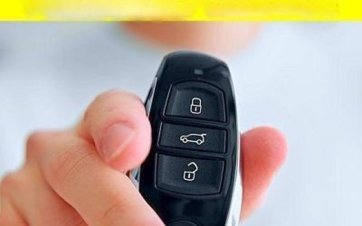 Maintenez la télécommande de la voiture enfoncée pendant 5 secondes : un conseil pratique.