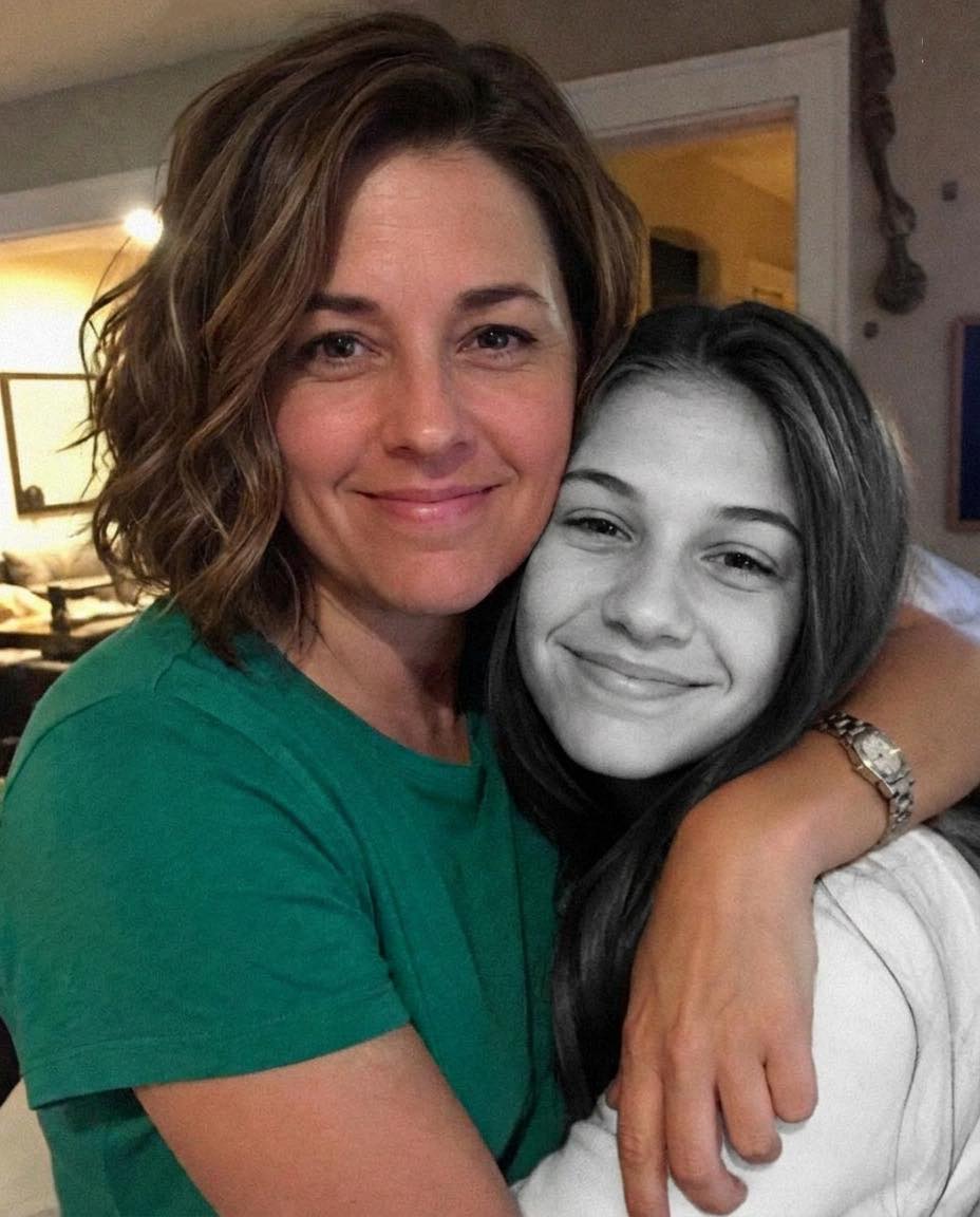 La professeure de ma fille adolescente m’a appelée à propos de quelque chose qu’elle avait caché dans son casier – ce que j’y ai trouvé a changé tout ce que je savais d’elle.