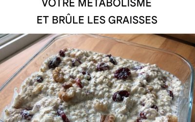 Petit-déjeuner à base de flocons d’avoine et de graines de chia qui accélère le métabolisme et brûle les graisses