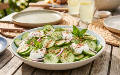 Salade de concombre revisitée : 5 garnitures qui feront fureur au barbecue