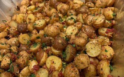 POMMES DE TERRE AU FOUR À L’AIL ET AU PARMESAN