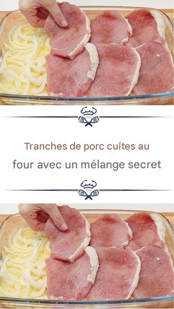 Tranches de porc cuites au four sur un lit de pommes de terre et d’oignons