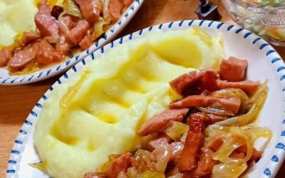 🥔 Purée de pommes de terre avec viande et oignons