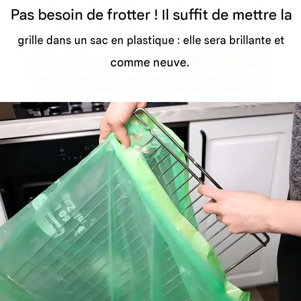 Pas besoin de frotter ! Il suffit de mettre la grille dans un sac en plastique : elle sera comme neuve.