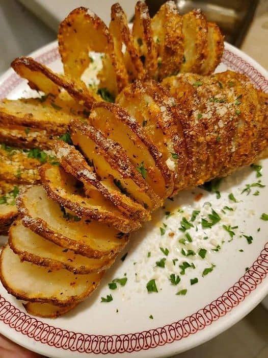Pommes de terre au four coupées à la perfection