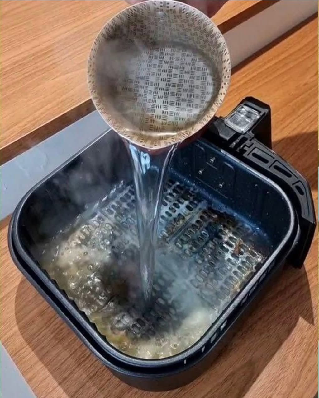 Comment nettoyer facilement sa friteuse à air : le vrai secret