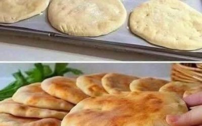 Pain plat moelleux fait maison, style pita, cuit à la poêle