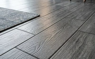 Le secret d’un sol impeccable pendant une semaine : cette préparation maison repousse la poussière comme par magie