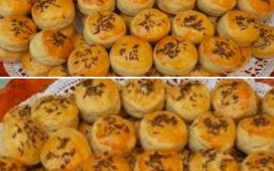 Choux à la crème aigre sans levure : une pâtisserie salée rapide qui disparaît en un clin d’œil de la plaque de cuisson