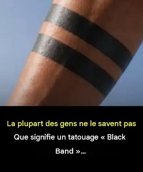 Le tatouage dit « de bande noire » est depuis des années l’un des motifs minimalistes les plus populaires. À première vue, il paraît simple : une bande noire, généralement tatouée autour du bras, du poignet ou du biceps. Mais derrière ce motif apparent se cachent des significations personnelles très diverses.