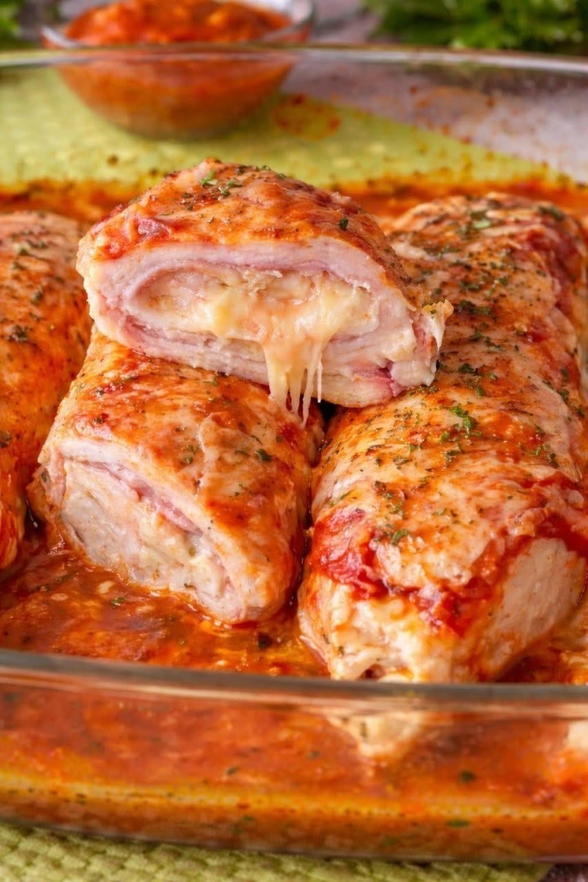 Poitrines de poulet farcies au jambon et au fromage : un classique juteux et savoureux