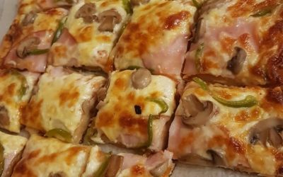 Une pizza maison fantastique ! Une pâte parfaite, une base croustillante et un intérieur moelleux.