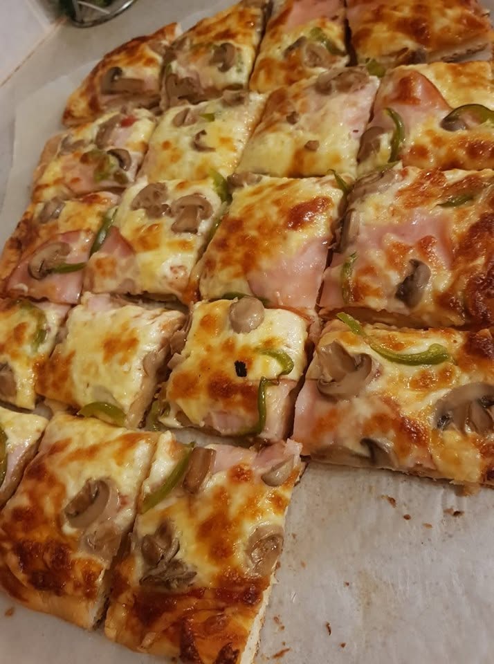 Une pizza maison fantastique ! Une pâte parfaite, une base croustillante et un intérieur moelleux.