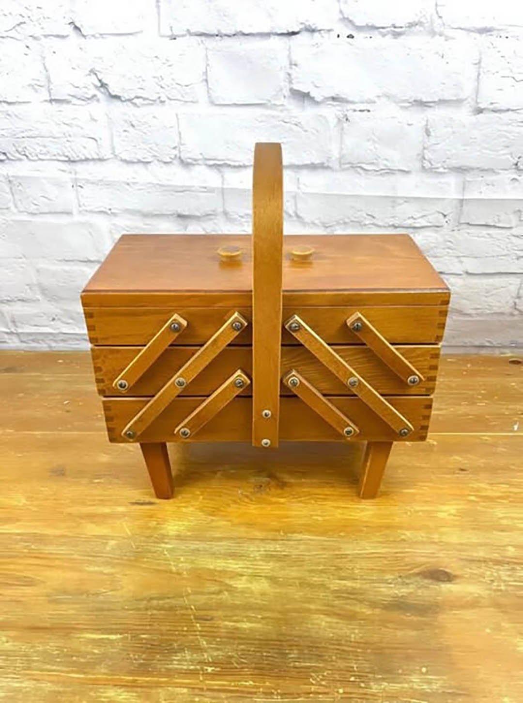 📦Ils ont trouvé cette étrange boîte dans le grenier de ma grand-mère.