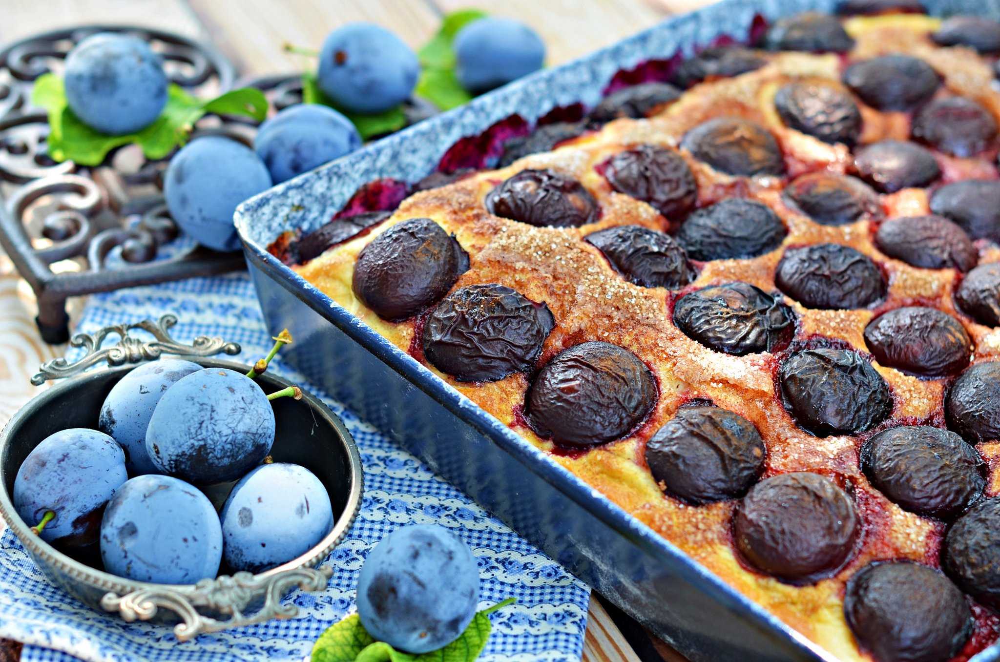 Gâteau aux prunes en tasse
