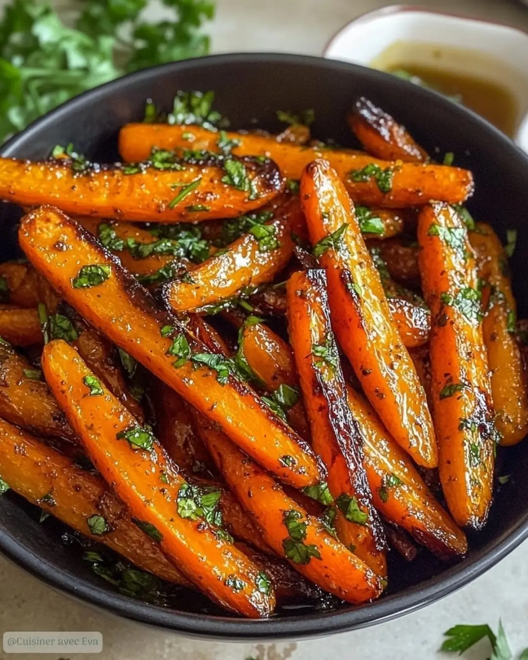 Carottes rôties au miel et à l’ail : un accompagnement sucré-salé irrésistible