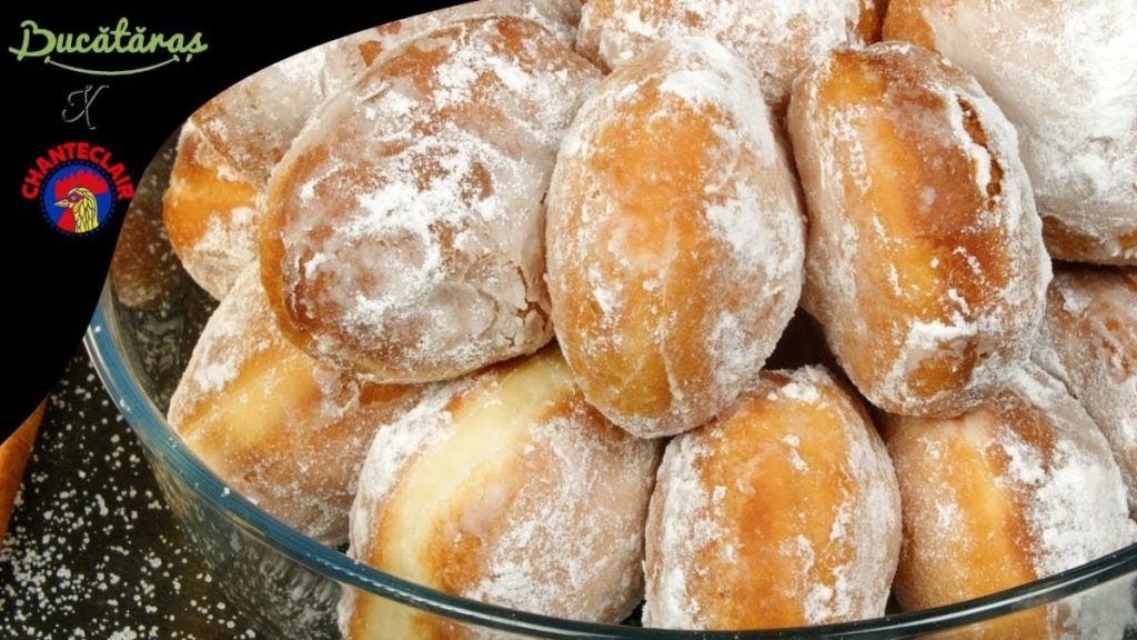 Les beignets moelleux sont une gourmandise qui évoque l’enfance et les moments passés en cuisine avec nos proches. Cette recette simple et savoureuse vous séduira instantanément et fera de vous un véritable chef pâtissier. Découvrons ensemble comment réaliser les beignets les plus délicieux !
