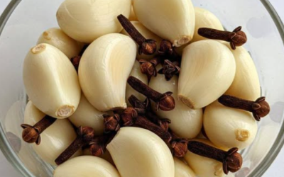 🌿Le secret de la santé et du goût : Élixir de clous de girofle, d’ail et de miel